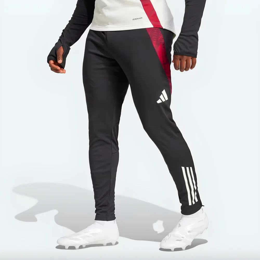 2025 Man Utd Training Pants (Black)_1